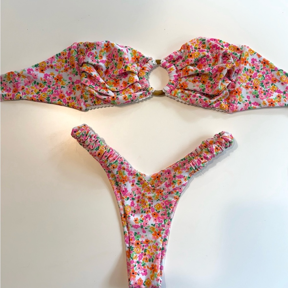 Kulani Kinis floral Bikini Set